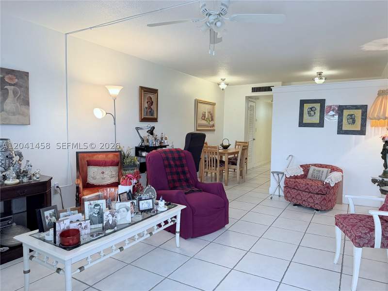 1 bedroom Condominium at 1120 102nd St 21, Golden Key Cndo, Bay Harbor Islands — photo 2