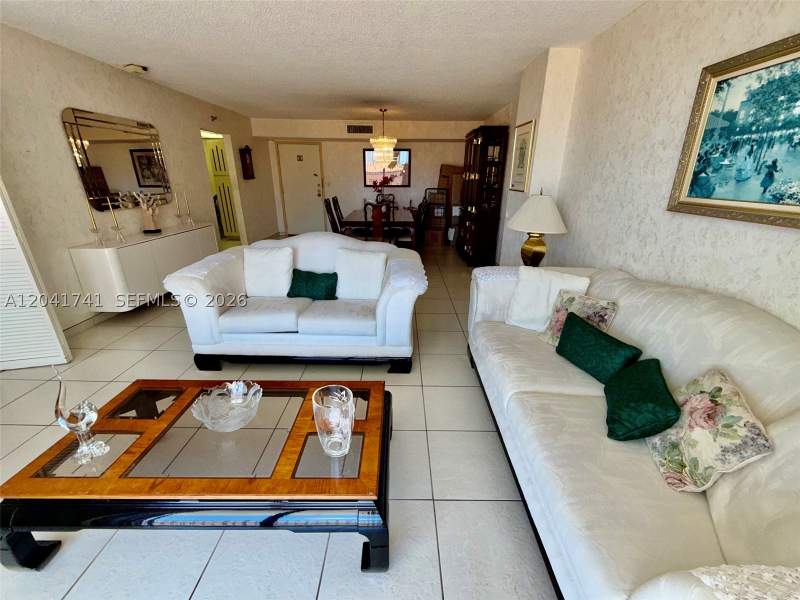 3 bedroom Condominium at 210 174th St 405, Winston Towers 600 Condo, Sunny Isles Beach — photo 5