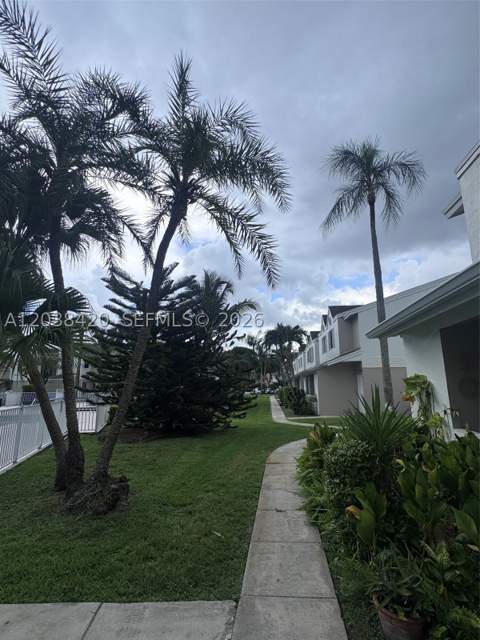 17425 NW 67th Pl N-13, Hialeah FL - photo 6 of 50