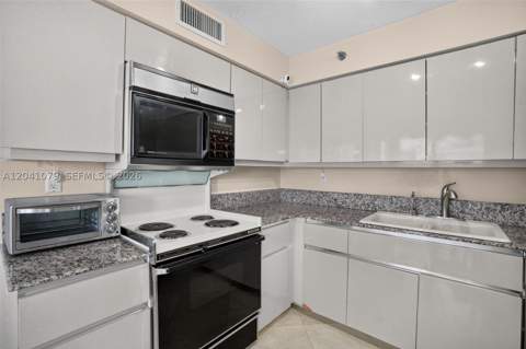 5757 Collins Ave 405, Miami Beach FL - photo 16 of 45