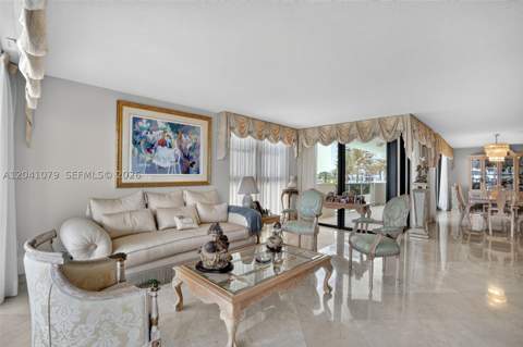 5757 Collins Ave 405, Miami Beach FL - photo 6 of 45