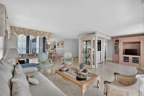 5757 Collins Ave 405, Miami Beach FL - photo 7 of 45