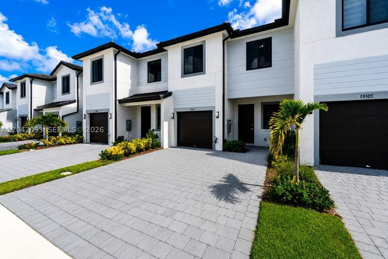 3 bedroom Townhouse at 19107 SW 344th Ter, Century Park Square, Homestead — photo 3