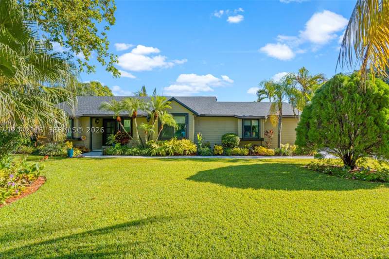 3 bedroom SingleFamilyResidence at 15031 SW 154th Ter, Kings Grant East, Miami — photo 2