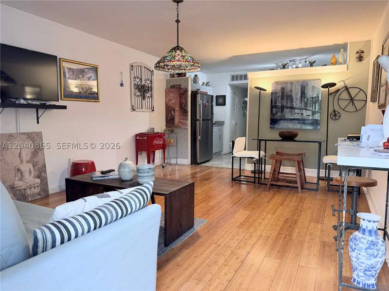 1 bedroom Condominium at 1120 102nd St 2, Golden Key Condo, Bay Harbor Islands — photo 2