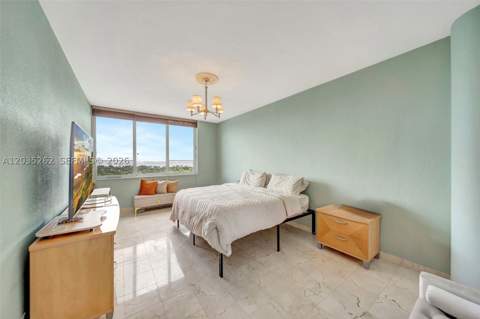 5005 Collins Ave Ph02, Miami Beach FL - photo 11 of 32