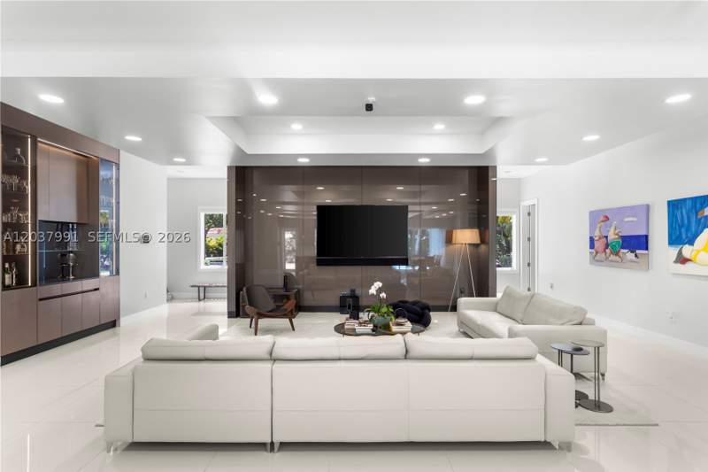 5 bedroom SingleFamilyResidence at 11900 Griffing Blvd, Biscayne Park Estates, Biscayne Park — photo 5