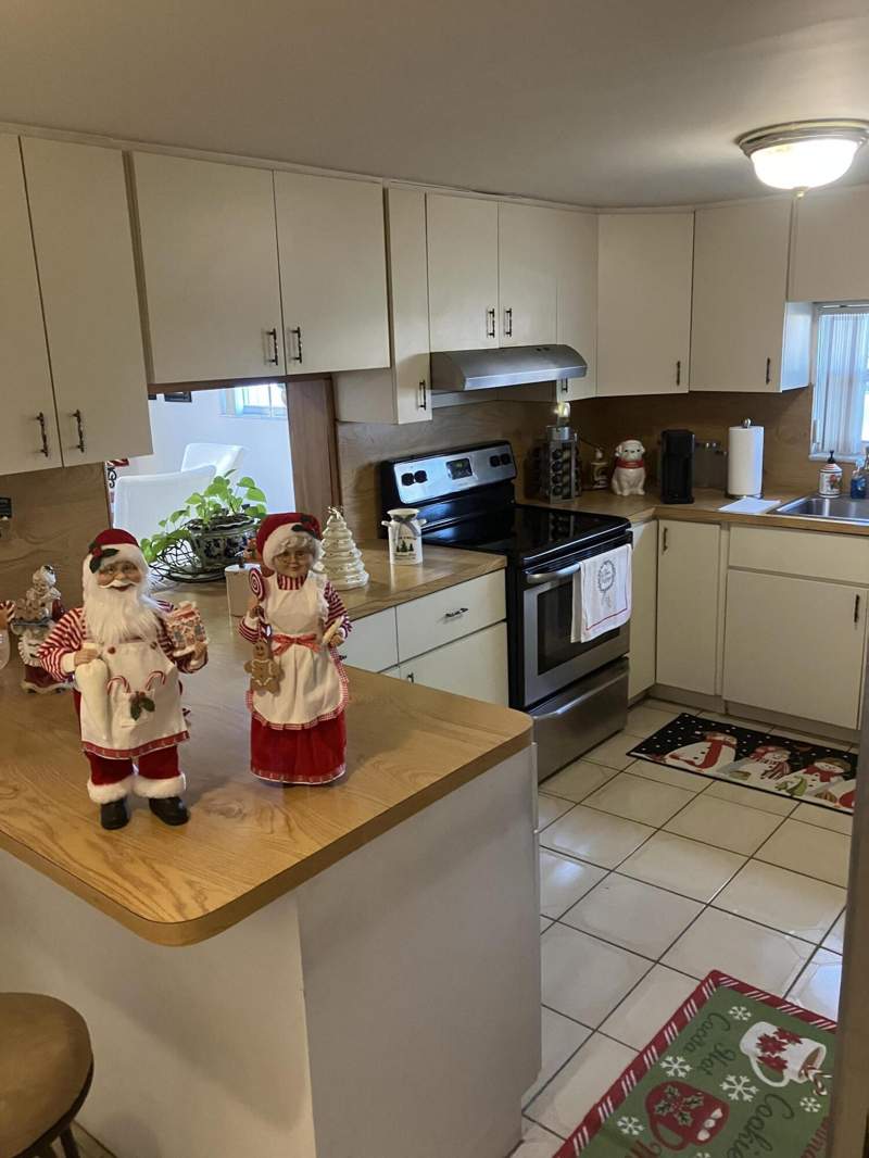 5 bedroom SingleFamilyResidence at 7960 NW 174th Street, Palm Springs North Sec C, Hialeah — photo 5