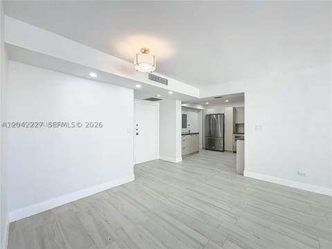 250 174th St 1211, Sunny Isles Beach FL - photo 16 of 41