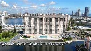 2 bedroom Condominium at 250 174th St 1211, Winston Towers 100 Condo, Sunny Isles Beach — photo 2