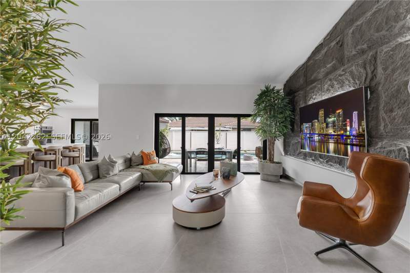 4 bedroom SingleFamilyResidence at 12772 SW 209th St, Michelle Manors, Miami — photo 4
