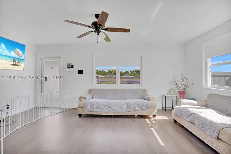 3 bedroom SingleFamilyResidence at 11940 SW 212th St, Symmes-Sharman Tract, Miami — photo 5