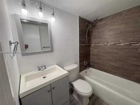 7545 E Treasure Dr 9H, North Bay Village FL - photo 16 of 56