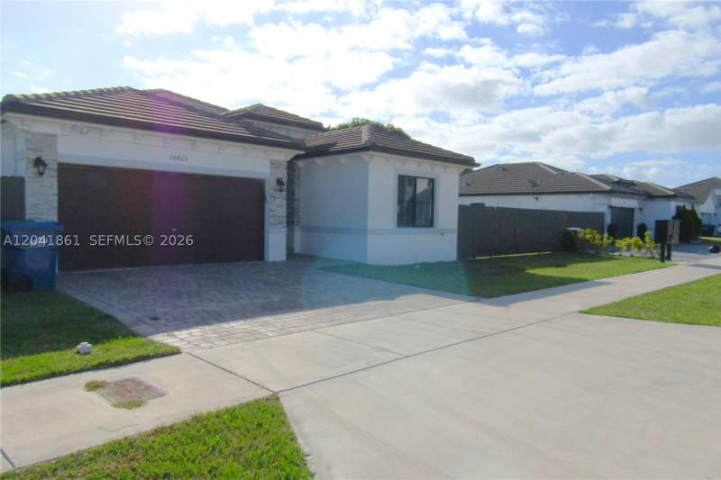 4 bedroom SingleFamilyResidence at 16825 SW 109th Pl, Heritage Estates, Miami — photo 2