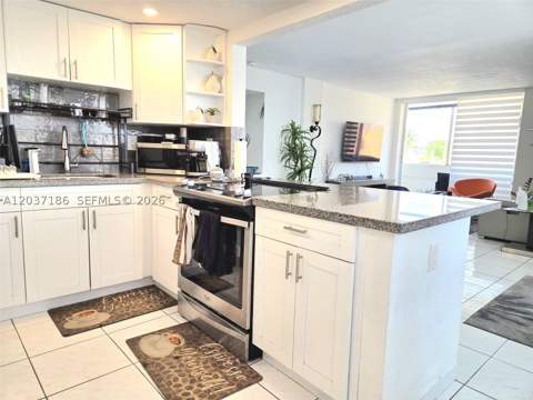 16850 S Glades Dr 2K, North Miami Beach FL - photo 11 of 41