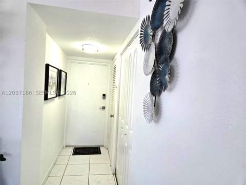 16850 S Glades Dr 2K, North Miami Beach FL - photo 16 of 41