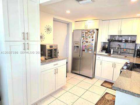 16850 S Glades Dr 2K, North Miami Beach FL - photo 8 of 41