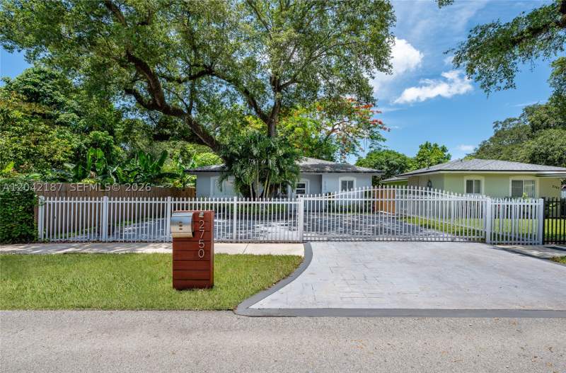 3 bedroom SingleFamilyResidence at 2750 NW 170th St, Golden Glades Park, Miami Gardens — photo 3