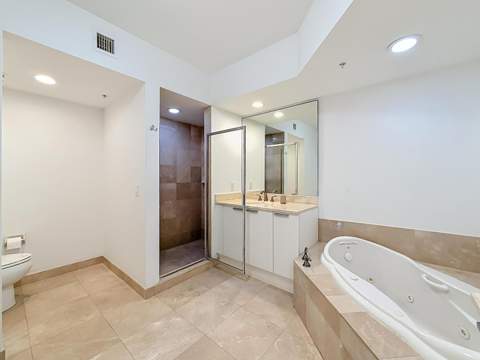 14951 Royal Oaks Lane 505, North Miami FL - photo 15 of 43