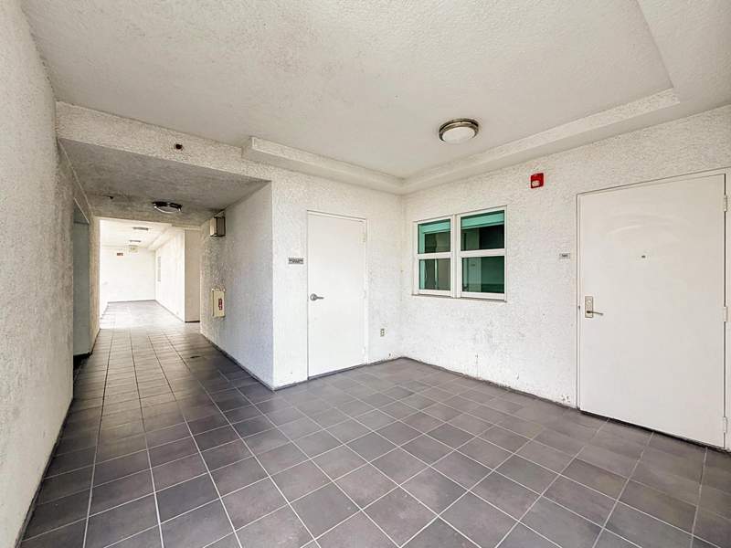 2 bedroom Condominium at 14951 Royal Oaks Lane 505, The Oaks I Condo, North Miami — photo 3