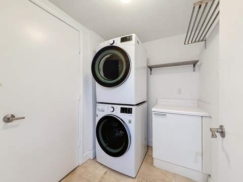 14951 Royal Oaks Lane 505, North Miami FL - photo 7 of 43