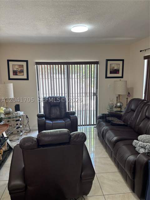 21122 NW 39th Ave, Miami Gardens FL - photo 10 of 28
