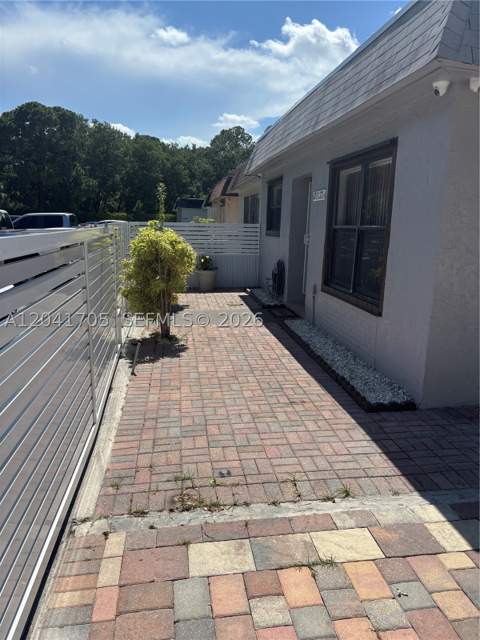 21122 NW 39th Ave, Miami Gardens FL - photo 6 of 28