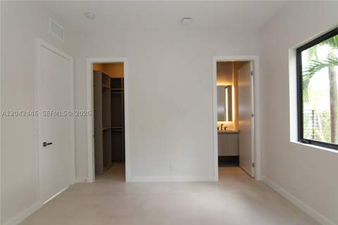3540 Oak Ave, Miami FL - photo 10 of 28