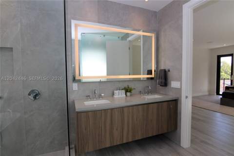 3540 Oak Ave, Miami FL - photo 18 of 28