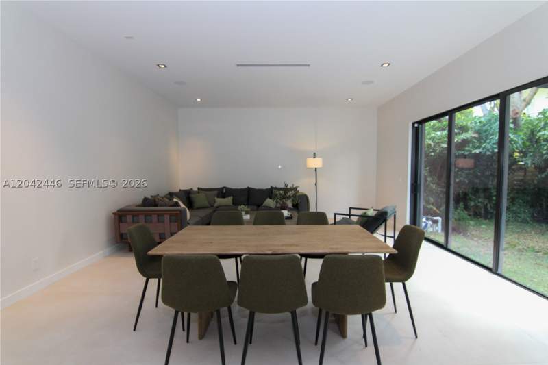 4 bedroom SingleFamilyResidence at 3540 Oak Ave, Frow Homestead, Miami — photo 5
