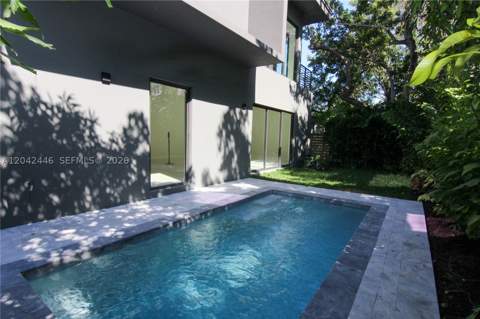 3540 Oak Ave, Miami FL - photo 6 of 28