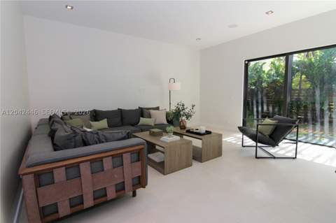 3540 Oak Ave, Miami FL - photo 7 of 28