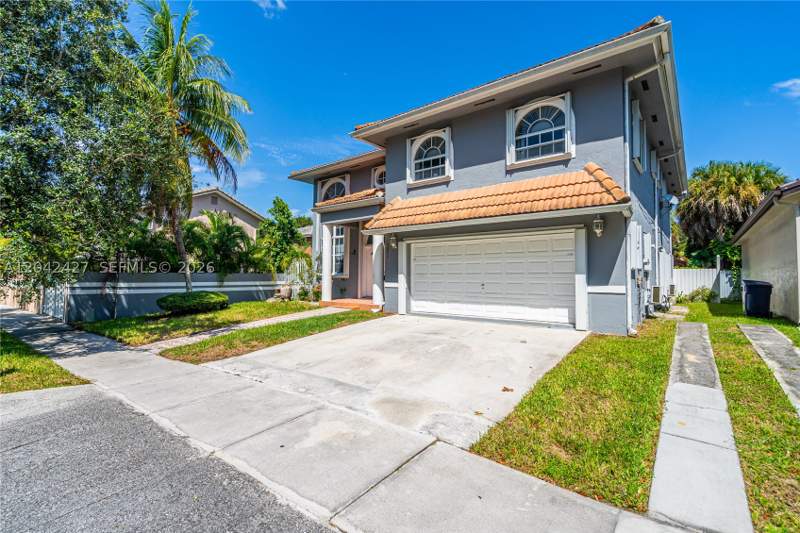 5 bedroom SingleFamilyResidence at 15251 NW 89th Ave, West Lakes Gardens 1st Ad, Miami Lakes — photo 3