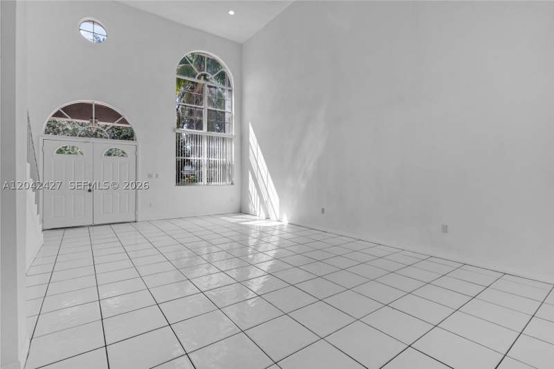 5 bedroom SingleFamilyResidence at 15251 NW 89th Ave, West Lakes Gardens 1st Ad, Miami Lakes — photo 5