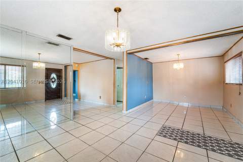 11941 SW 4th St, Miami FL - photo 6 of 40