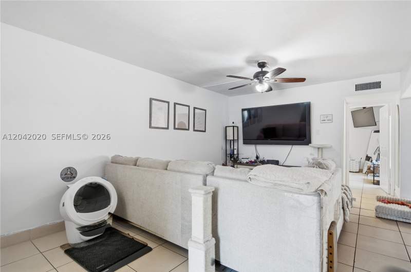 3 bedroom Villa at 10327 NW 9th St Cir 1-7, Caribbean Springs Village, Miami — photo 4