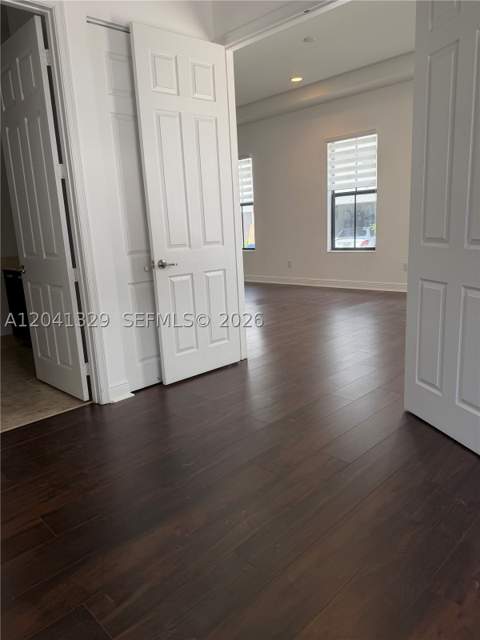 8478 NW 52nd St, Doral FL - photo 11 of 44