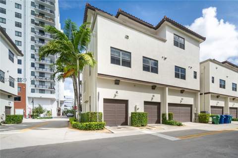 8478 NW 52nd St, Doral FL - photo 6 of 44