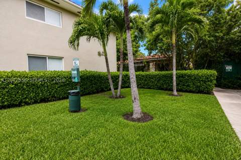 35 Edgewater Dr 107, Coral Gables FL - photo 11 of 23