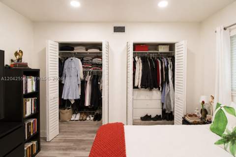 35 Edgewater Dr 107, Coral Gables FL - photo 13 of 23