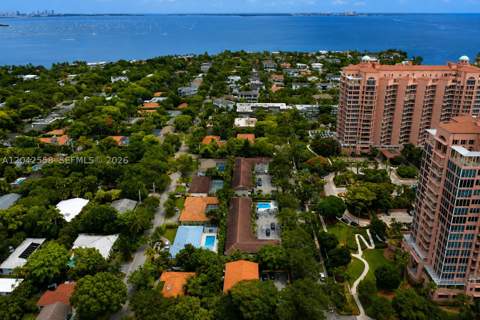 35 Edgewater Dr 107, Coral Gables FL - photo 22 of 23
