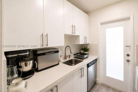 35 Edgewater Dr 107, Coral Gables FL - photo 8 of 23