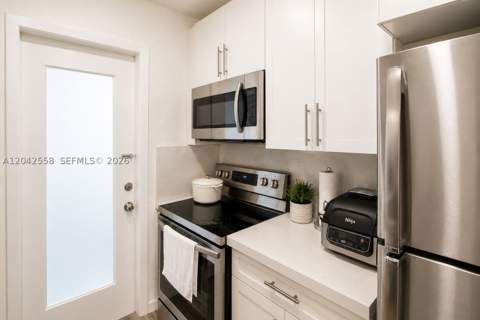 35 Edgewater Dr 107, Coral Gables FL - photo 9 of 23