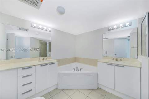 16699 Collins Ave 3309, Sunny Isles Beach FL - photo 15 of 33