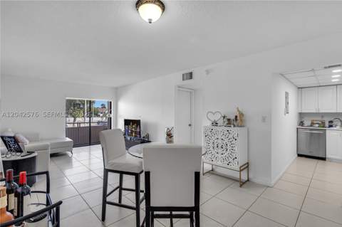 17530 NW 68th Ave C2003, Hialeah FL - photo 13 of 31