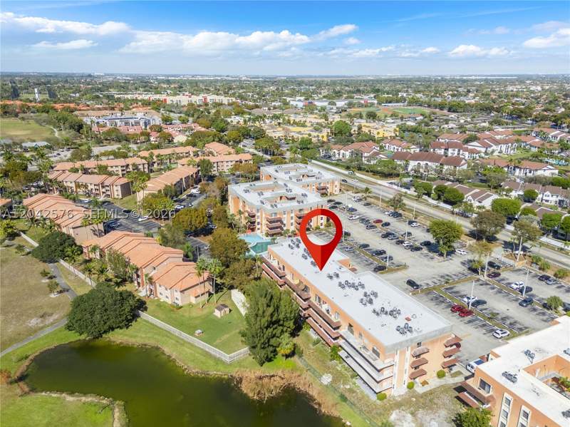 1 bedroom Condominium at 17530 NW 68th Ave C2003, Lakeview Gardens At Miami, Hialeah — photo 2