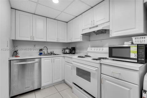 17530 NW 68th Ave C2003, Hialeah FL - photo 20 of 31