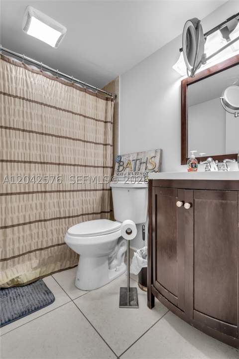 17530 NW 68th Ave C2003, Hialeah FL - photo 24 of 31