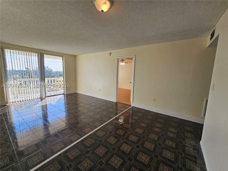1 bedroom Condominium at 15600 NW 7th Ave 704, Parkway Towers, Miami — photo 2