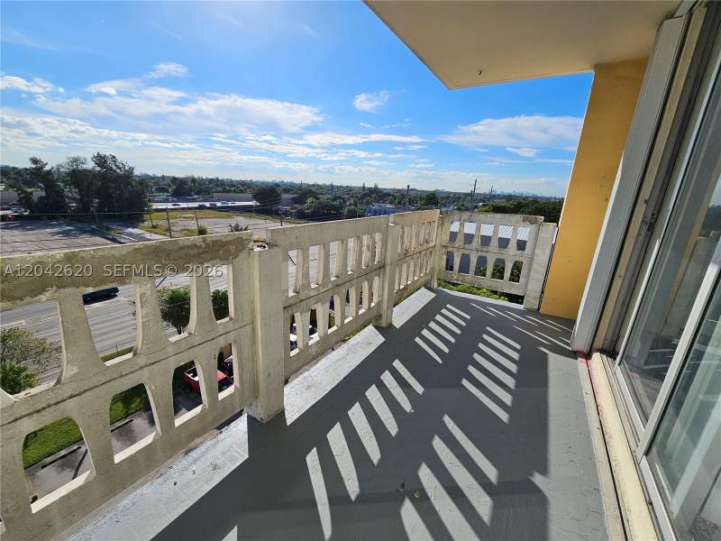 1 bedroom Condominium at 15600 NW 7th Ave 704, Parkway Towers, Miami — photo 5